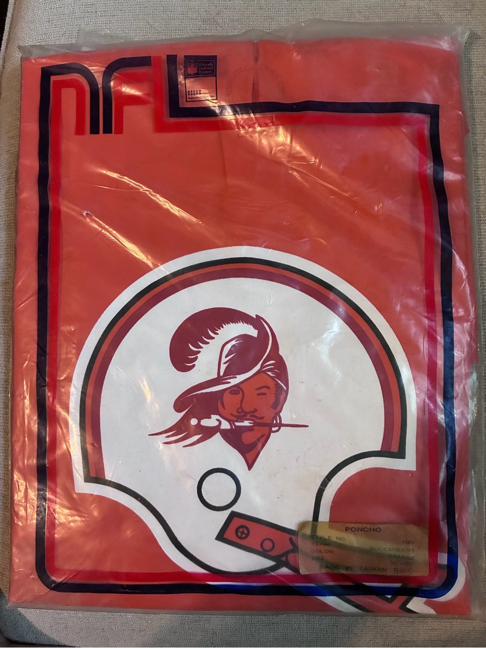 NWT Vintage NFL Tampa Bay Buccaneers Vintage Helmet Rain Poncho - Orange